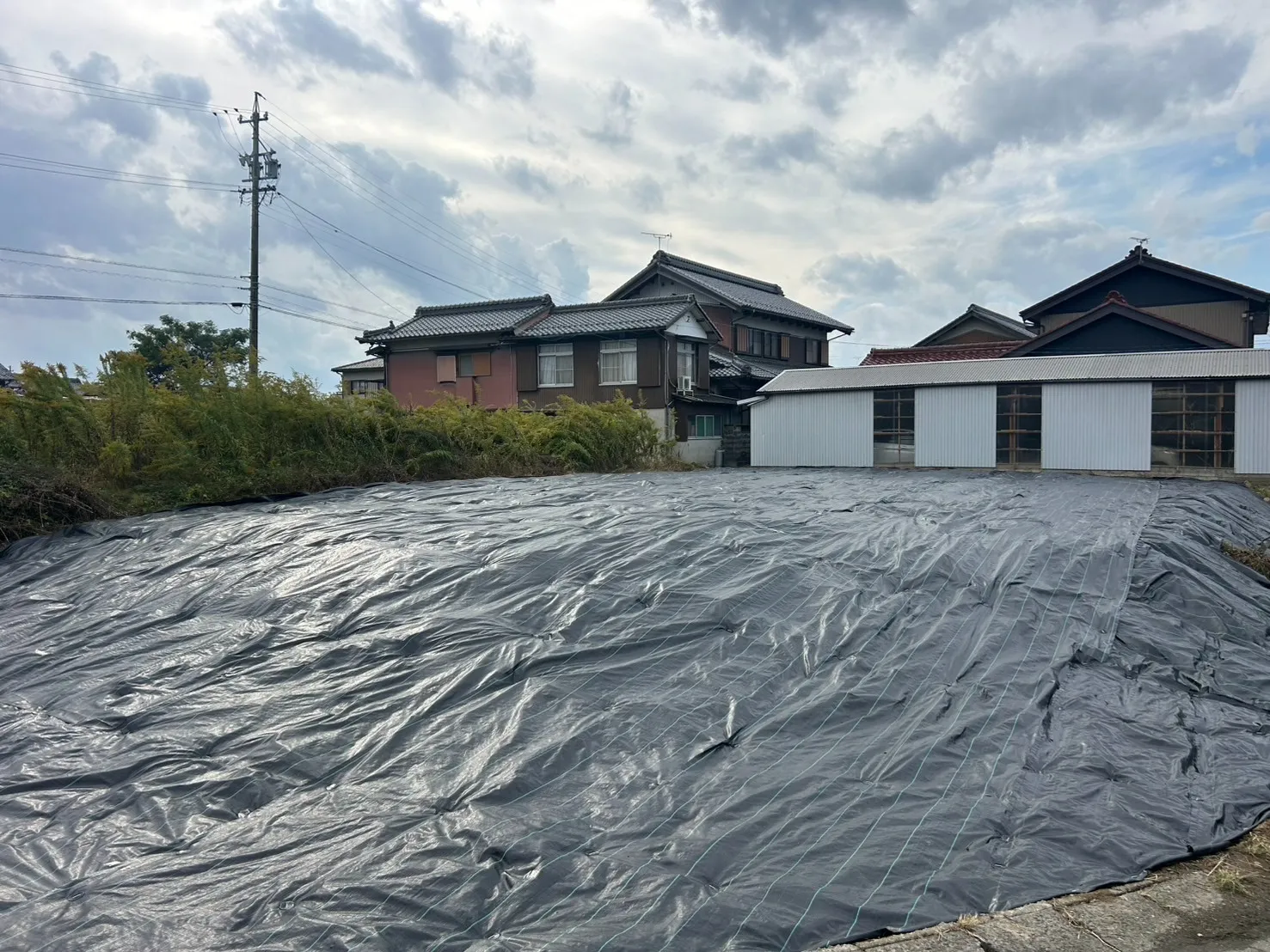 草刈り・防草シートの設置